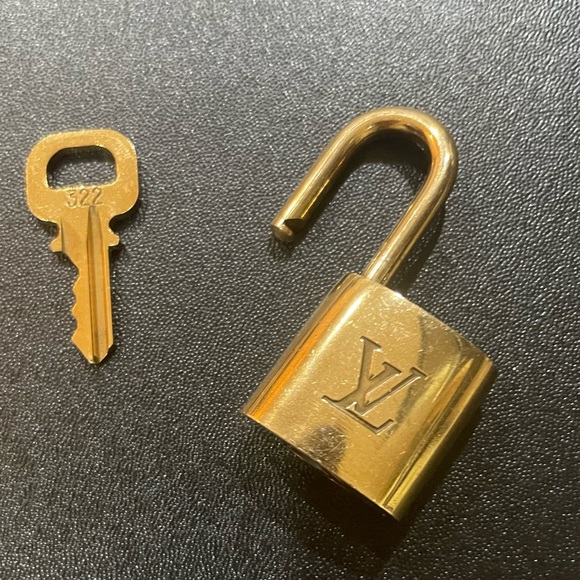 Louis Vuitton Accessories - LOUIS VUITTON Gold Metal Padlock & Key Set #322